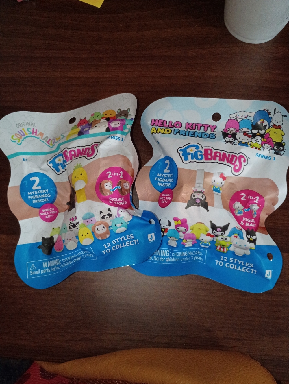 Hello Kitty FigBands Mystery Pack - Blue, White, Pink